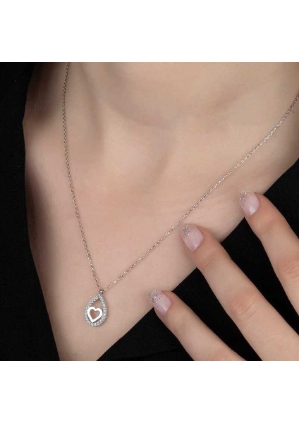 Swarovski Taşlı Gümüş Damla Kalp Bayan Kolye