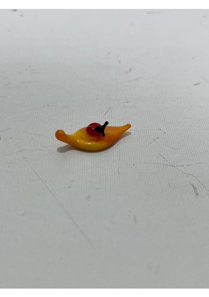 El Yapımı Mini Murano Cam Yaprak Üstü Uğur Böceği Biblo A164-09