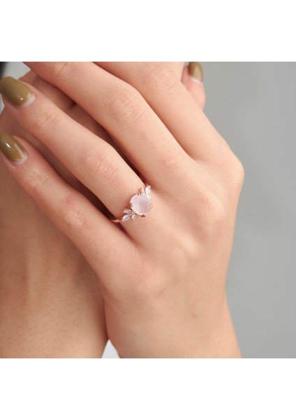 925 Ayar Rose Kaplama Oval Pembe Kuvars Taşlı Gümüş Yüzük fiyatları