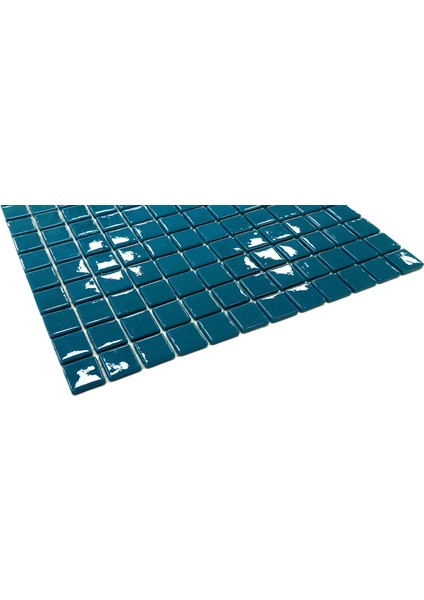 Tüm Yaşam Alanlarının Tüm Yüzeyleri İçin Turkuaz Cam Mozaik. Taş Ölçüsü: 25X25 Mm. File Ölçüsü: 31.5X31.5 Cm. ( 1 Koli = 10 File = 1 m2 Fiyatıdır )