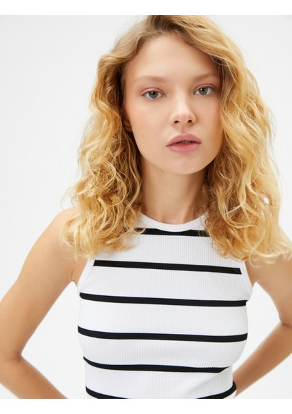 Crop Atlet Bisiklet Yaka Kolsuz Slim Fit Ribanalı