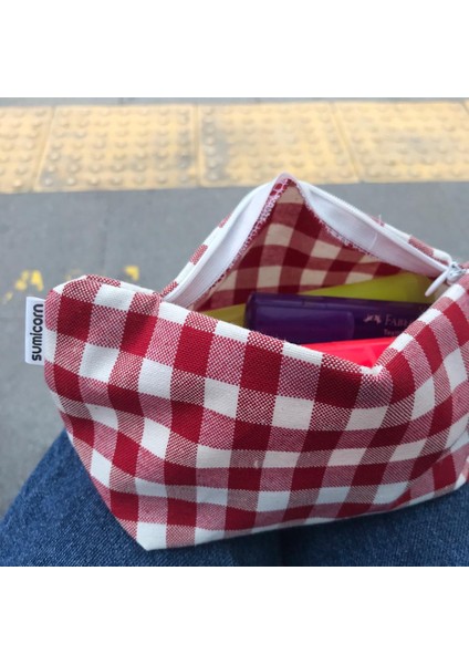 Kırmızı Pötikareli Yıkanabilir Fermuarlı Tek Gözlü Bez Kalemlik Kalem Kutusu Cüzdan Makyaj Çantası fırsatları