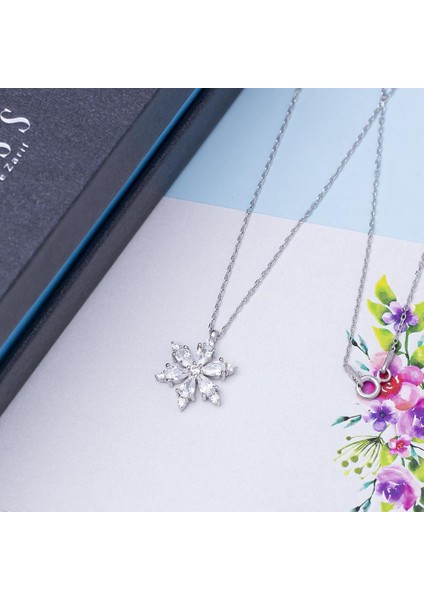 Zirkon Taşlı Lotus Çiçeği Model 925 Ayar Gümüş Kadın Kolye fiyatları