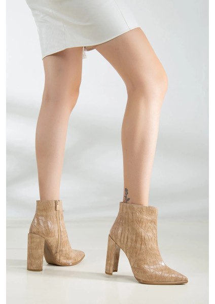 Kroko Desenli Bej Topuklu Kadın Bot