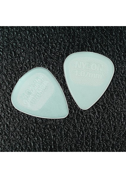 1.07MM 1 Parça Tarzı Dunlop Glow Naylon Gitar Seçtikleri Plectrum Arabulucu Guiar Parçaları Akustik Elektro Gitarra Ukulele Gitar Seçimi Için Aksesuar (Yurt Dışından) indirimleri