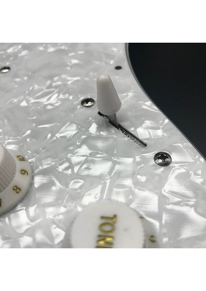 Beyaz Stil Tek Bobinli Elektro Gitar Pickguard Manyetikler Yüklü Önceden Kablolu 11 Delik Sss Kırmızıbeyaz Inci Beyaz Gitar Aksesuarları (Yurt Dışından) fırsatları