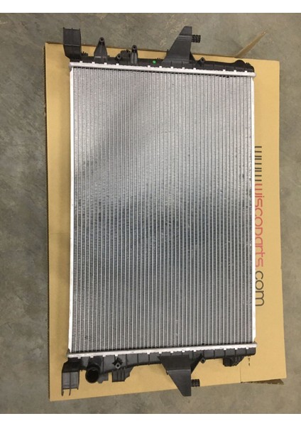 Su Radyatoru Brazıng Mt-At 708X479X26 mm Vw T6 2.0tdı [7E0121253A]
