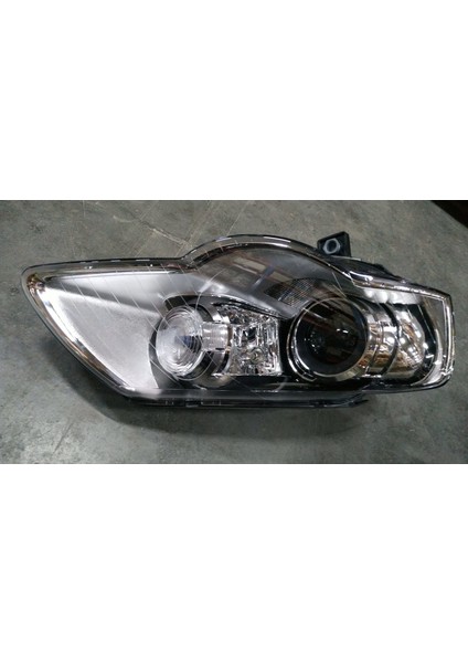 Far Sag Xenon + Beyın Vw Passat B6 06&gt; [3C0941754GF]