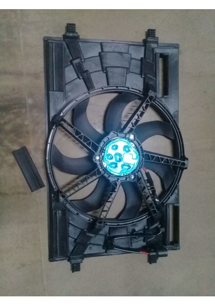 Fan Motoru Davlumbazlı (410 Mm-4 Fıs-7 KANAT-450W) Audı A3 Q2 Seat Ateca [5Q0121203CN]