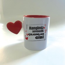 Mor Mürekkep Hangimiz Sevmedik Çılgınlar Gibi Baskılı Kırmızı Dolu Kalp Kulplu Mega Kupa