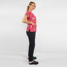 Nur Medikal Giyim Kırmızı Ayıcık Desenli Likralı Cerrahi Doktor Hemşire Scrubs Üniforma Takımı