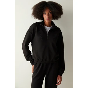 Siyah Fermuarlı Yaka Dökümlü Sweatshirt