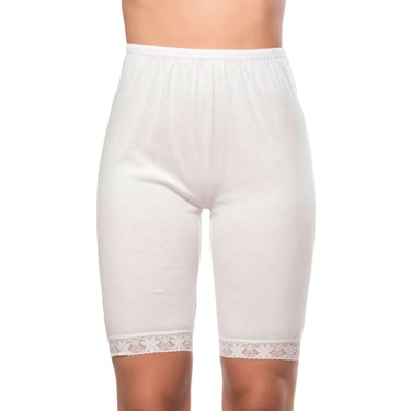 Oq külotli taytlar ostida. Oq külotli taytlar ostida.