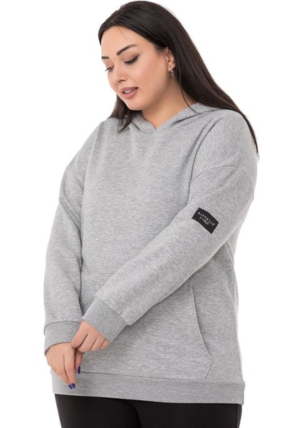 Büyük Beden Sırtında Yazı Detaylı Kapüşonlu Kanguru Cepli Üç Iplik Gri Melanj Sweatshirt indirimleri
