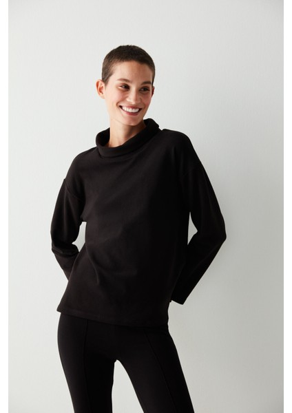 Siyah Yumuşak Dokulu Basic Sweatshirt