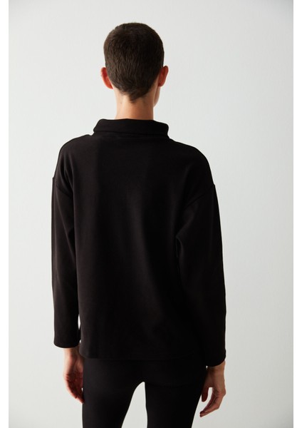 Siyah Yumuşak Dokulu Basic Sweatshirt