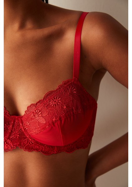 Curvy Nakış Detaylı Kırmızı Sütyen modelleri