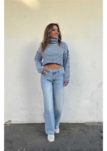 Açık Mavi Boru Paça Geniş Kesim Jean