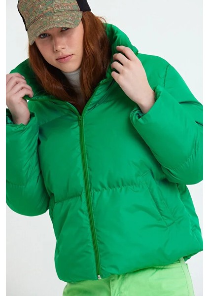 Kadın Yeşil Owersize Dolumlu Şişme Su Geçirmez Mont