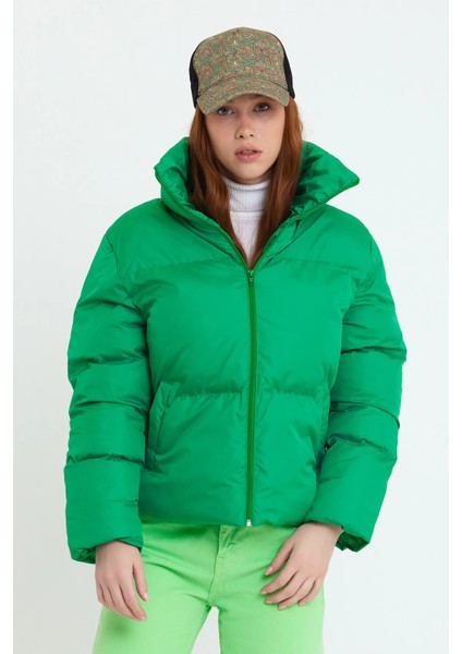 Kadın Yeşil Owersize Dolumlu Şişme Su Geçirmez Mont modelleri