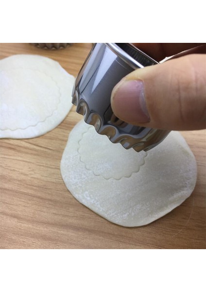 Çiçek Stili 3 Adet Yuvarlak Çiçek Şekilli Hamur Kesme Aleti Mutfak Aletleri Paslanmaz Çelik Köfte Kesici Taşınabilir Köfte Sarma Kalıpları (Yurt Dışından) fırsatları
