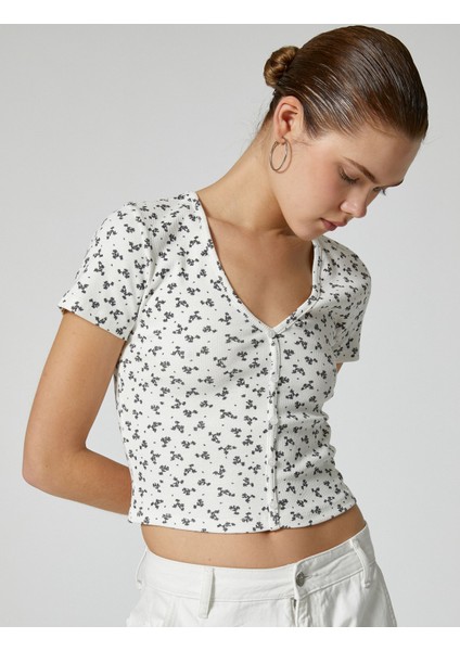 Crop Çiçekli Tişört Düğmeli V Yaka Ribanalı Slim Fit Kısa Kollu Pamuklu
