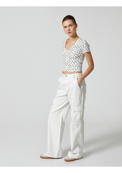 Crop Çiçekli Tişört Düğmeli V Yaka Ribanalı Slim Fit Kısa Kollu Pamuklu