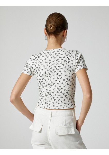 Crop Çiçekli Tişört Düğmeli V Yaka Ribanalı Slim Fit Kısa Kollu Pamuklu