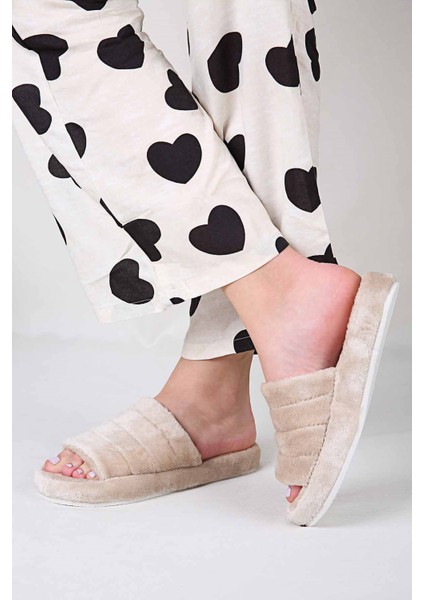 Kadın Tek Bantlı Tüylü Ev Terliği Krem fiyatları