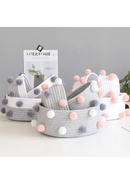Gri Tarzı Küçük Ins Ponpon Pamuk Halat Saklama Sepetleri El Yapımı Dokuma Kirli Giysiler Çamaşır Sepeti Çocuk Oyuncakları Masaüstü Çeşitli Eşyalar Organizatör Sepet (Yurt Dışından) fiyatları