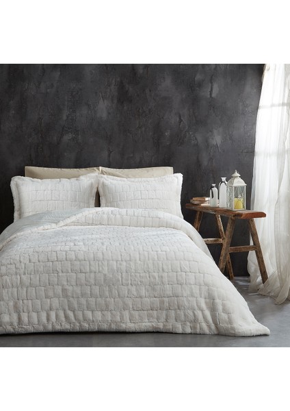 Çift (Taraflı) Kişilik Kürk Yorgan Uyku Seti Yumuşak Dolgulu Wellsoft Peluş 3 Parça Benita indirimleri