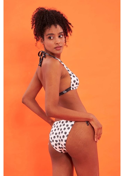 Beyaz Üçgen Bikini Takımı NR51417 modelleri
