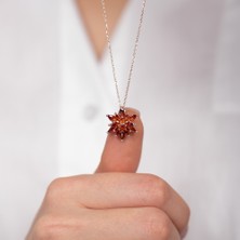 Hom Silver Jewelry 925 Ayar Gümüş Zirkon Taş Işlemeli Kırmızı Renkli Lotus Kadın Kolye HSJ0032