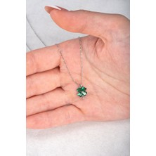 Jewelmim Gümüş Zümrüt Yeşil Taşlı Yonca Kolye 925 Ayar Yeşil Taşlı Yonca Kolye Beyaz Altın Kaplama Yonca Gümüş Kolye Zirkon Taşlı Kolye Gümüş Yonca Kadın Kolye 4 Yapraklı Yonca Kolye Kadın Gümüş Kolye