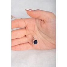 Jewelmim Gümüş Safir Mavi Renkli Prenses Kare Taşlı Kolye 18 Ayar Rose Altın Kaplama Prenses Kolyesi 925 Ayar Gümüş Kadın Kolye | Bayan Prenses Kesim Sallantılı Zirkon Taşlı Kadın Gümüş Kolye