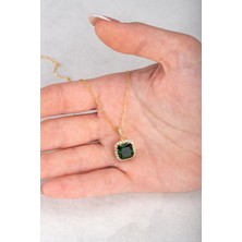 Jewelmim Gümüş Zümrüt Yeşil Renkli Prenses Kare Taşlı Kolye 18 Ayar Sarı Altın Kaplama Prenses Kolyesi 925 Ayar Gümüş Kadın Kolye | Bayan Prenses Kesim Sallantılı Zirkon Taşlı Gold Kadın Gümüş Kolye