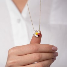 Hom Silver Jewelry 925 Ayar Gümüş Uğur Böceği Motifli Papatya Desenli Kadın Kolye HSJ0051