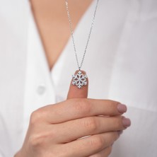 Hom Silver Jewelry 925 Ayar Gümüş Zirkon Taş Işlemeli Kar Tanesi Desenli Kadın Kolye HSJ0046