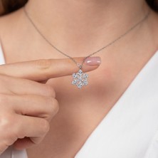 Hom Silver Jewelry 925 Ayar Gümüş Zirkon Taş Işlemeli Kar Tanesi Desenli Kadın Kolye HSJ0046