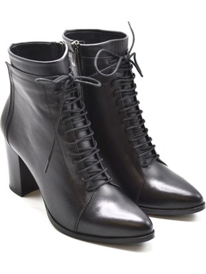 Kadın Bağcıklı Sivri Burun Topuklu Deri Bot Siyah 2128234K