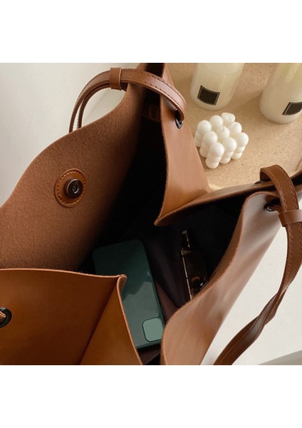 Retro Büyük Kapasiteli Çanta Kadın Moda Tote Çanta Vahşi Atmosfer Tek Omuz Taşınabilir Siyah (Yurt Dışından)