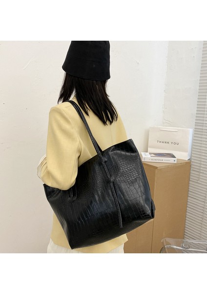 Basit ve Büyük Kapasiteli Bayan Çanta, Şık Timsah Desen Pu Çanta, Vahşi Omuz Çantası, Taşınabilir Toto Çanta (Yurt Dışından) fırsatları