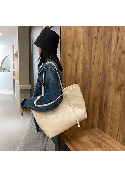 Basit ve Büyük Kapasiteli Bayan Çanta, Şık Timsah Desen Pu Çanta, Vahşi Omuz Çantası, Taşınabilir Toto Çanta (Yurt Dışından) fiyatları