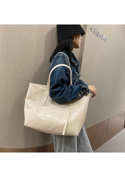 Basit ve Büyük Kapasiteli Bayan Çanta, Şık Timsah Desen Pu Çanta, Vahşi Omuz Çantası, Taşınabilir Toto Çanta (Yurt Dışından) fırsatları