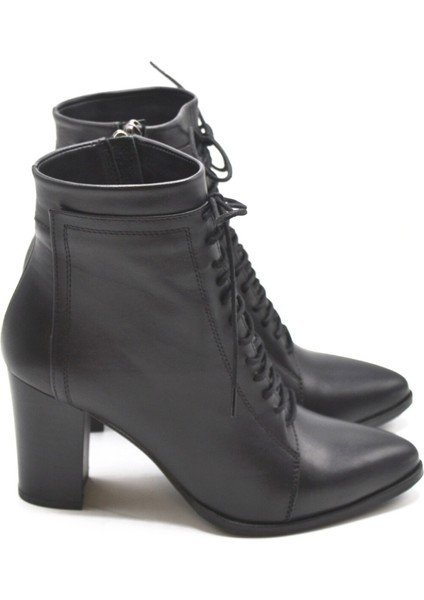 Kadın Bağcıklı Sivri Burun Topuklu Deri Bot Siyah 2128234K modelleri