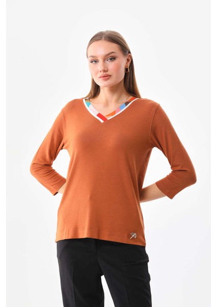 Kadın V Yaka Truvakar Kol Bluz 23588 Camel