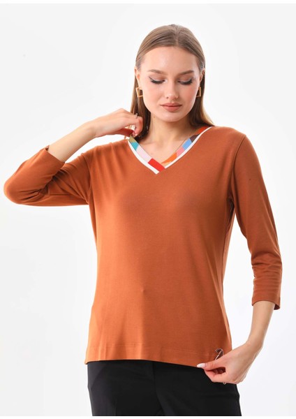 Kadın V Yaka Truvakar Kol Bluz 23588 Camel