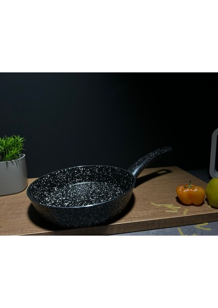 Granit Tek Kulplu Yanmaz Yapışmaz Tava 22 cm