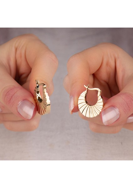 14 Ayar Italyan Istiridye Altın Küpe fırsatları