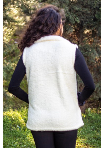 Kadın Ekru Beyaz Dik Yaka Kalın Peluş Fermuarlı Yelek 24KYLKK215 indirimleri